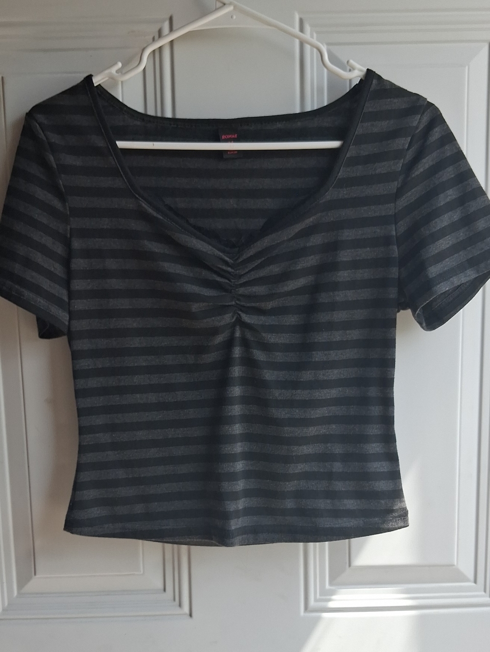 ROMWE Size M Black Striped Scoop Crop Top